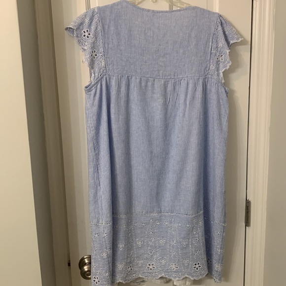 Adorable Lined Linen shift dress with Eyelet details Medium EUC - Picture 7 of 8